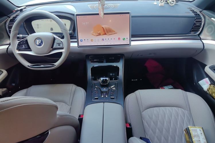 Used BYD Han 2025 DM-i Smart Drive 125KM Comfort Edition Interior 2