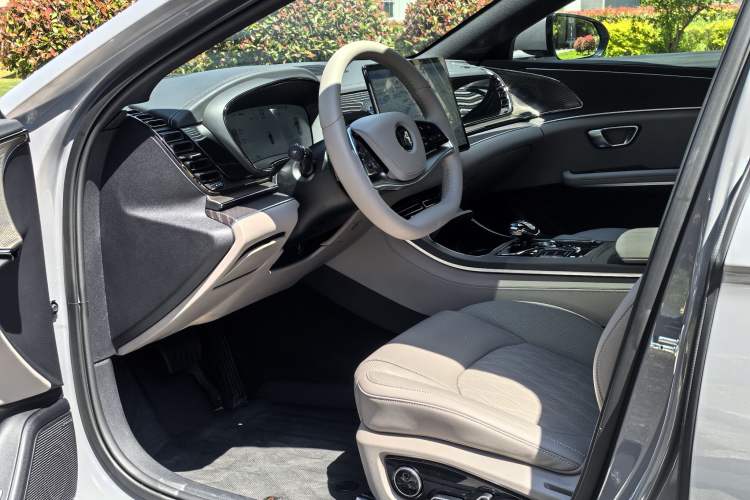 Used BYD Han 2025 EV Intelligent Driving Edition 701KM LiDAR Flagship Model Interior 2