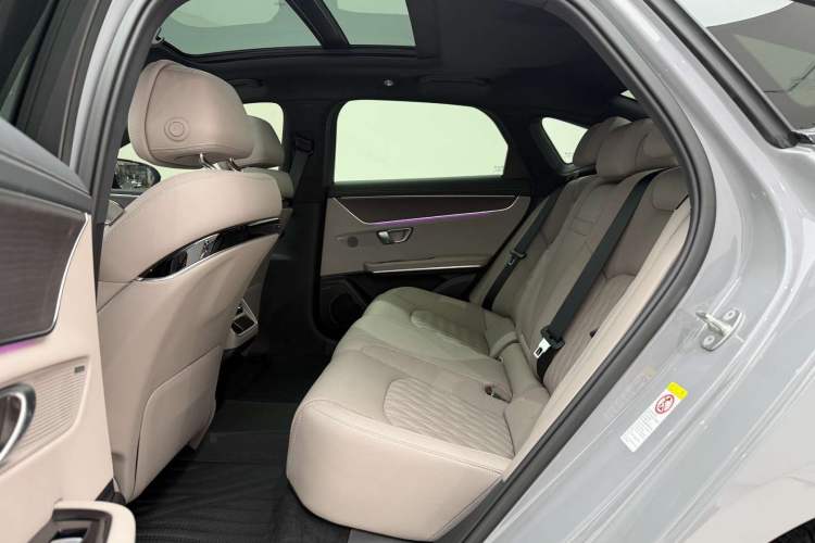 Used BYD Han 2025 EV with 701 km of Laser Radar-Enabled Intelligent Driving Interior 3