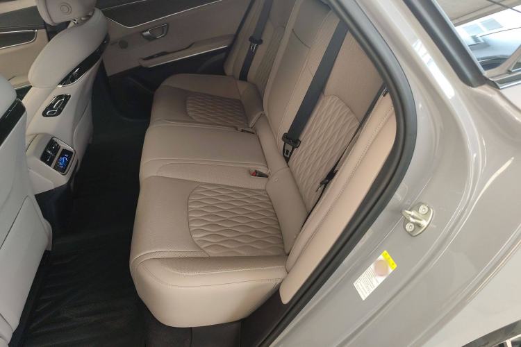 Used BYD Han 2025 DM-i Intelligent Driving Edition 125KM LiDAR Flagship Model Interior 4