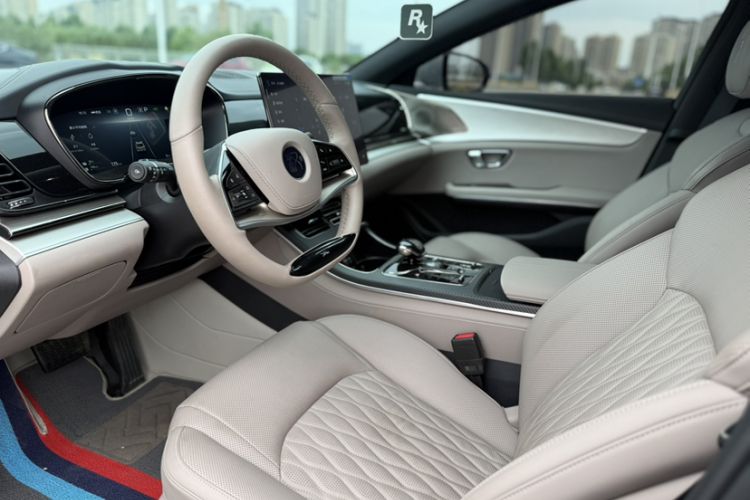 Used BYD Han 2025 DM-i 125KM Prestige Model Interior 5
