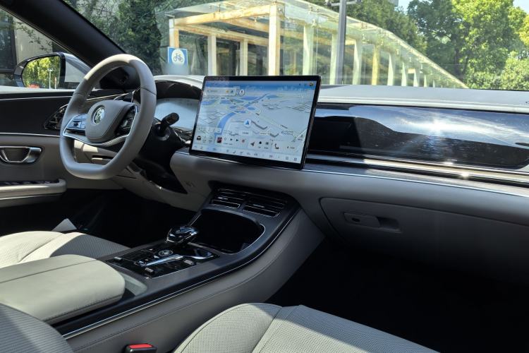 Used BYD Han 2025 EV Intelligent Driving Edition 701KM LiDAR Flagship Model Interior 6