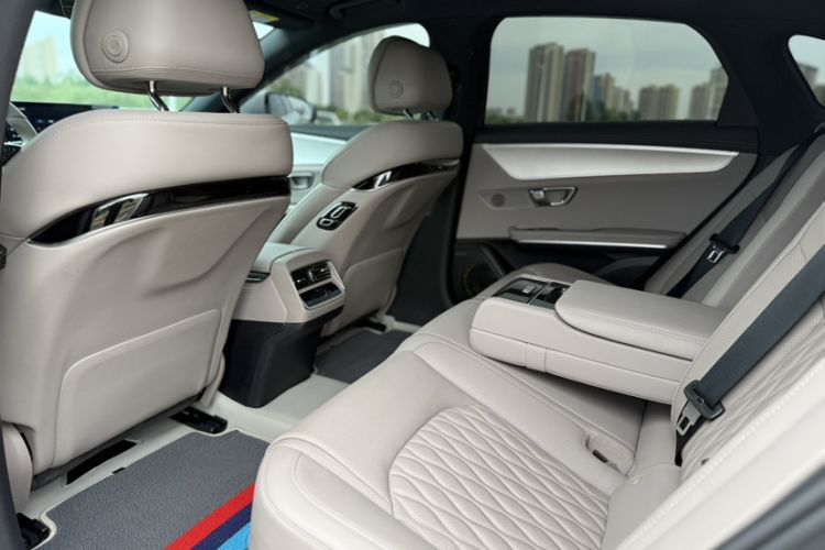 Used BYD Han 2025 DM-i 125KM Prestige Model Interior 6