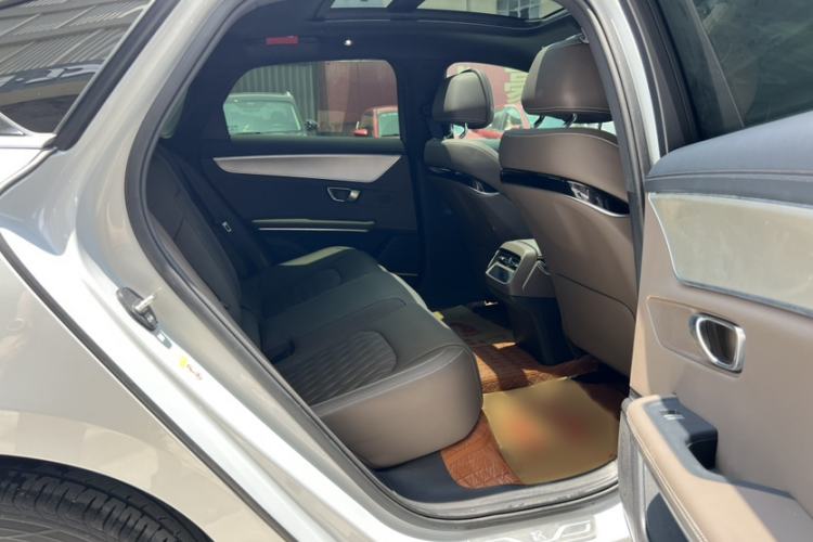 Used BYD Han 2025 DM-i 125KM Elite Model Interior 8