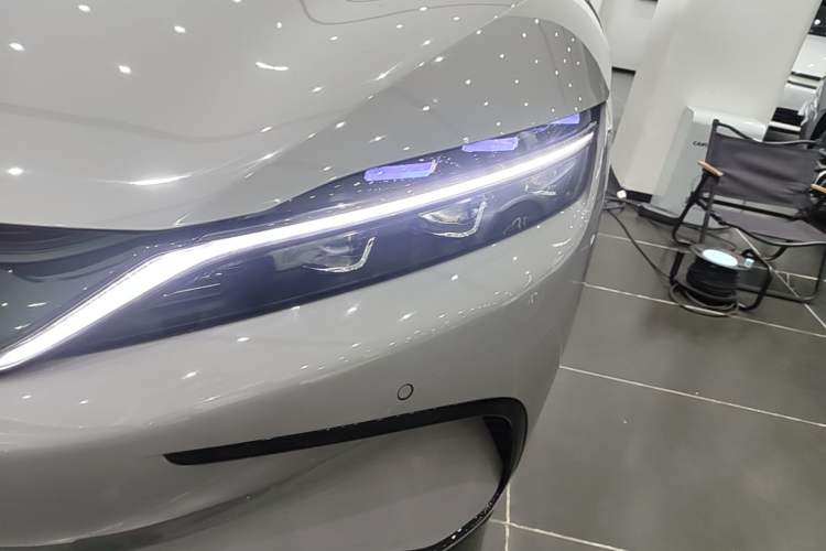 Used BYD Han 2025 EV with 701 km of Laser Radar-Enabled Intelligent Driving Left Front Headlight