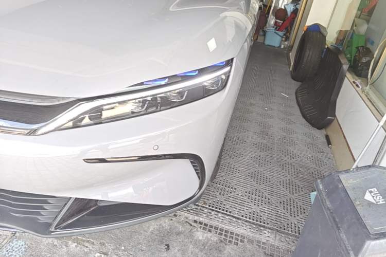 Used BYD Han 2025 EV with 701 km of Laser Radar-Enabled Intelligent Driving Left Front Headlight