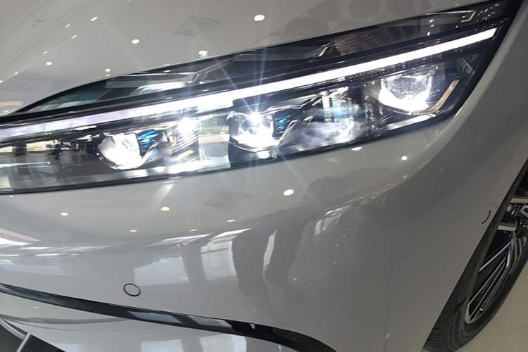 Used BYD Han 2025 DM-i 125KM LiDAR-Powered Intelligent Driving Model Left Front Headlight