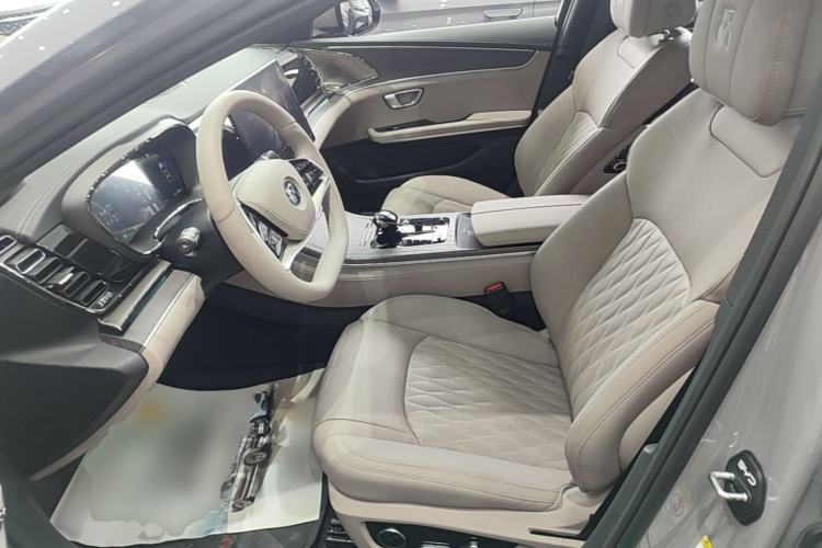 Used BYD Han 2025 EV with 701 km of Laser Radar-Enabled Intelligent Driving Left Front Seat