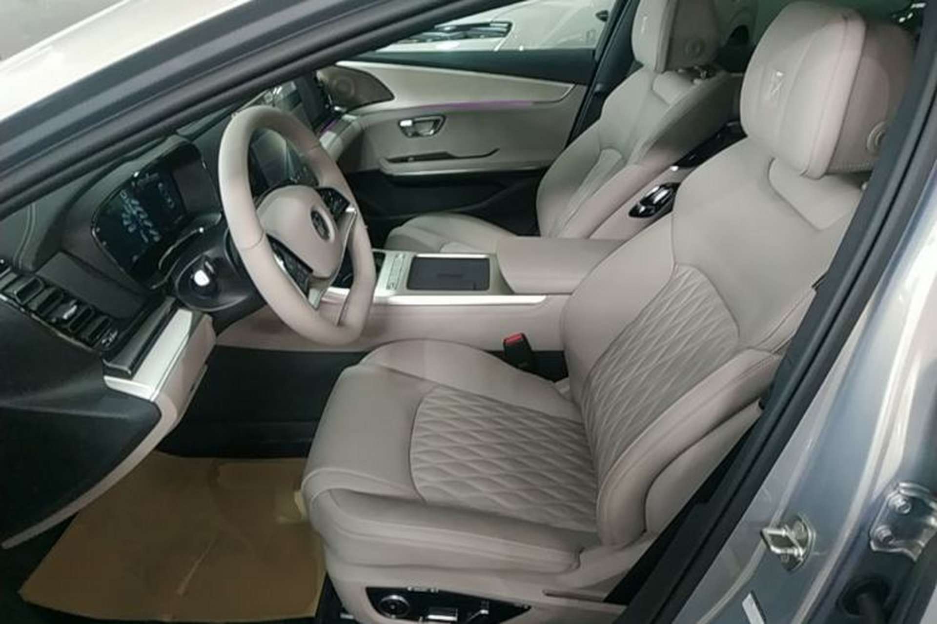 Used BYD Han 2025 DM-i Intelligent Driving Edition 245KM Prestigious Edition Left Front Seat