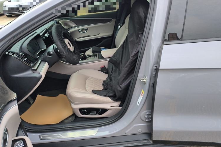 Used BYD Han 2025 EV with 701 km of Laser Radar-Enabled Intelligent Driving Left Front Seat