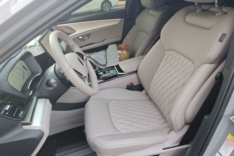 Used BYD Han 2025 DM-i Smart Drive 125KM Prestige Model Left Front Seat