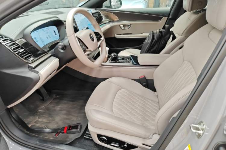 Used BYD Han 2025 DM-i Intelligent Driving Edition 125KM LiDAR Flagship Model Left Front Seat