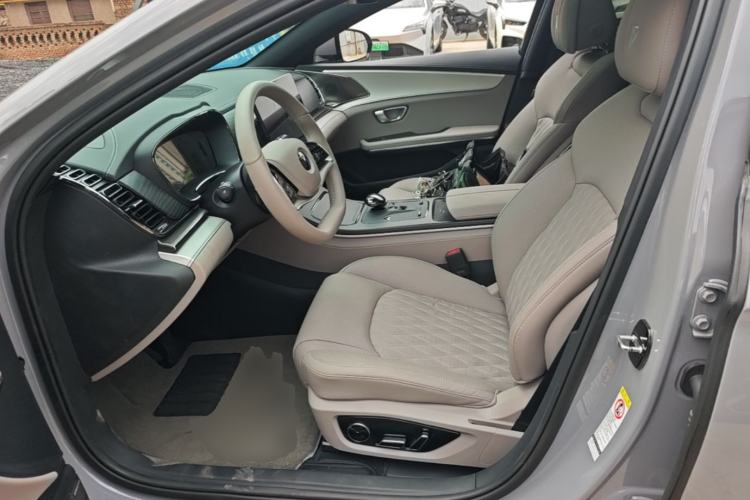 Used BYD Han 2025 EV Intelligent Driving Edition 605KM Prestige Model Left Front Seat