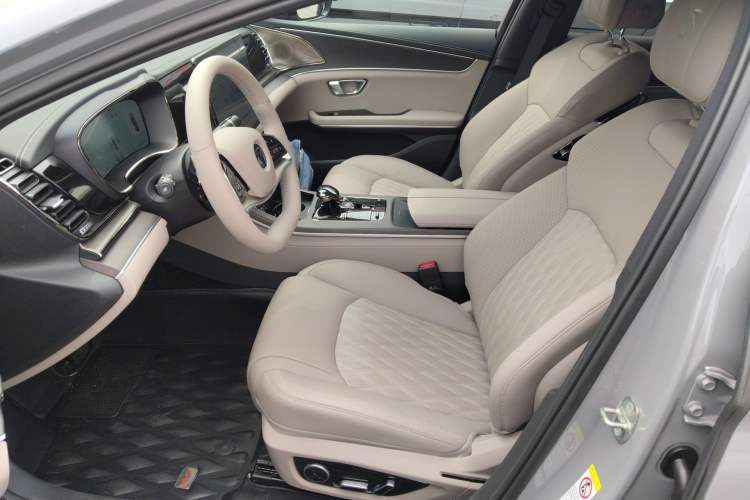 Used BYD Han 2025 DM-i Intelligent Driving Edition 125KM LiDAR Flagship Model Left Front Seat