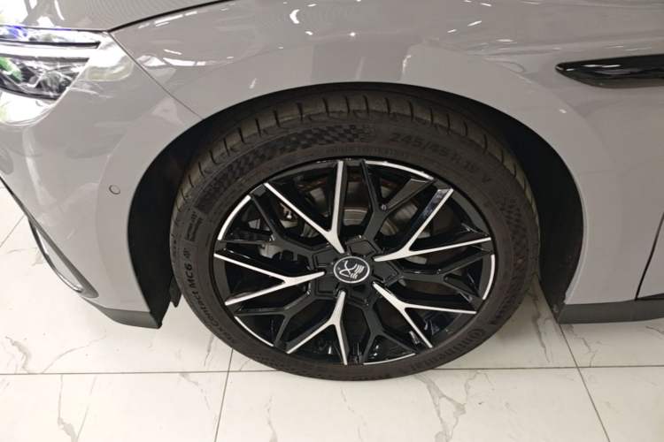 Used BYD Han 2025 DM-i Intelligent Driving Edition 125KM Prestige Model Left Front Wheel Hub