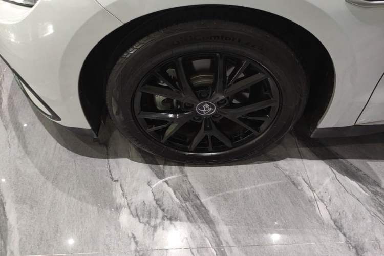 Used BYD Han 2025 DM-i 125KM Elite Model Left Front Wheel Hub