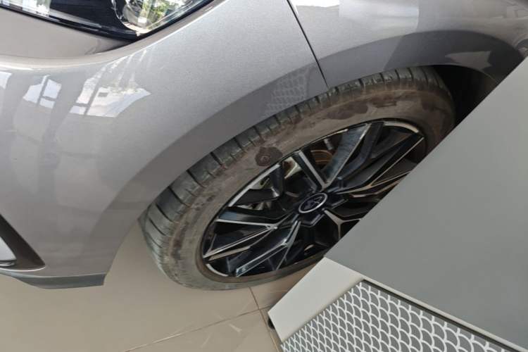 Used BYD Han 2025 DM-i 125KM Prestige Model Left Front Wheel Hub