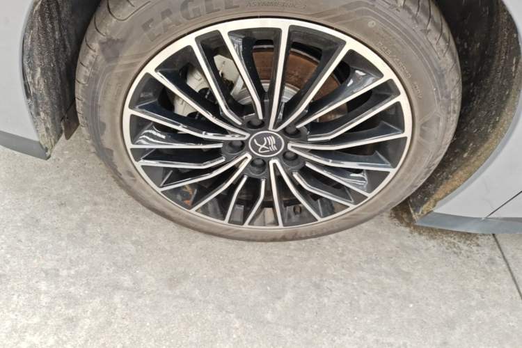 Used BYD Han 2025 DM-i Intelligent Driving Edition 125KM LiDAR Flagship Model Left Front Wheel Hub