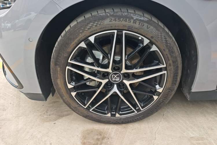 Used BYD Han 2025 EV Intelligent Driving Edition 605KM Prestige Model Left Front Wheel Hub