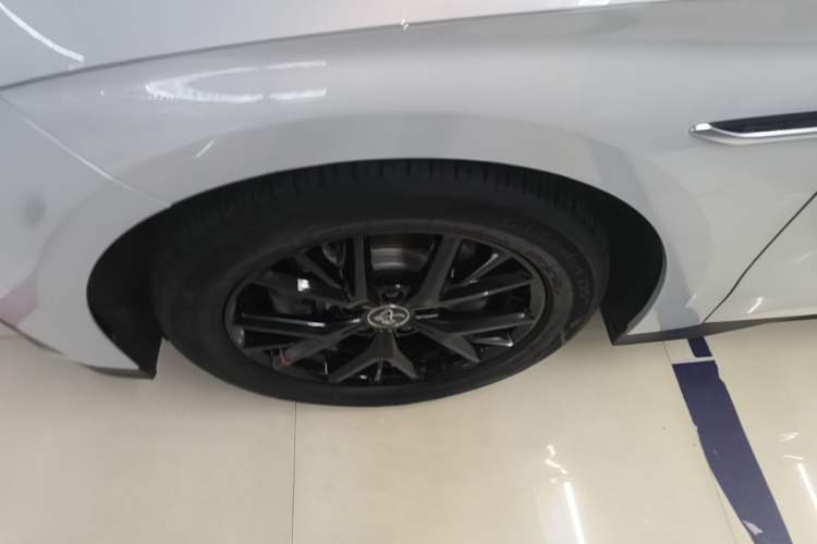 Used BYD Han 2025 DM-i 125KM Elite Model Left Front Wheel Hub