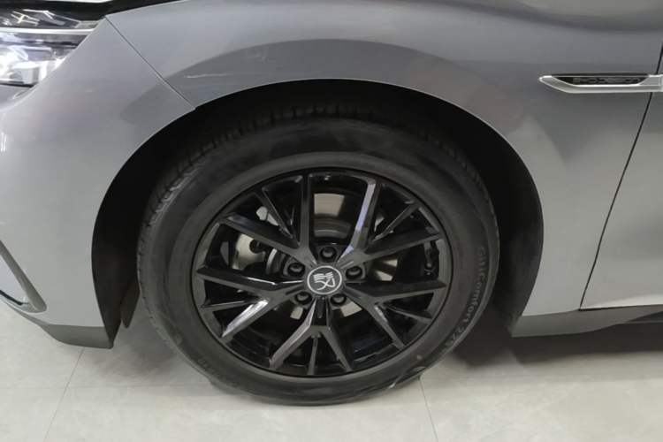 Used BYD Han 2025 DM-i 125KM Elite Model Left Front Wheel Hub