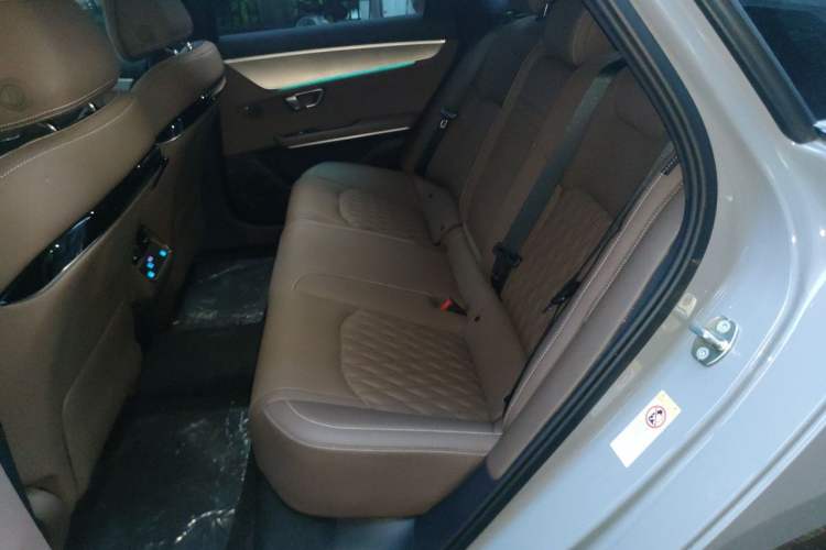 Used BYD Han 2025 DM-i 125KM LiDAR-Powered Intelligent Driving Model Left Rear Seat