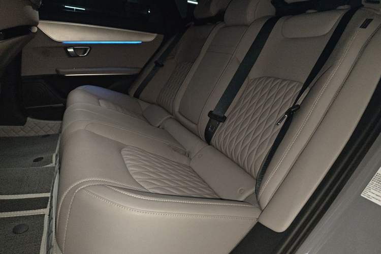 Used BYD Han 2025 DM-i 125KM Elite Model Left Rear Seat