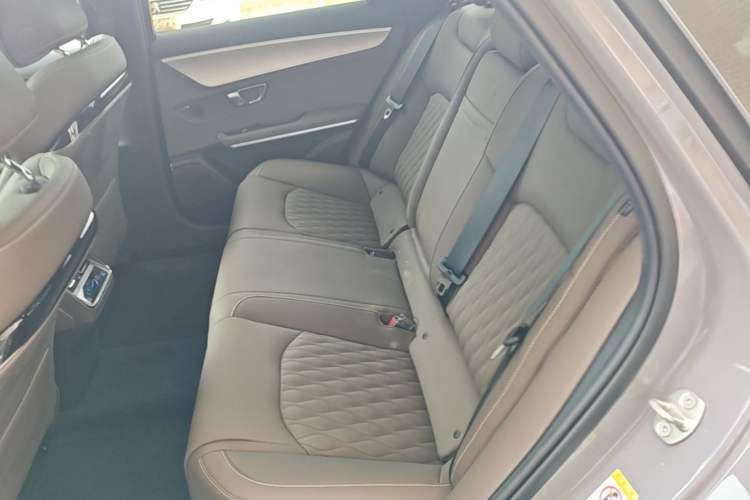 Used BYD Han 2025 DM-i Intelligent Driving Edition 125KM LiDAR Flagship Model Left Rear Seat