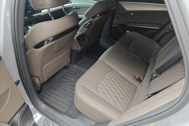Used BYD Han 2025 DM-i 125KM Elite Model Left Rear Seat
