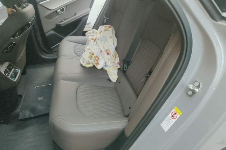 Used BYD Han 2025 DM-i 125KM Elite Model Left Rear Seat