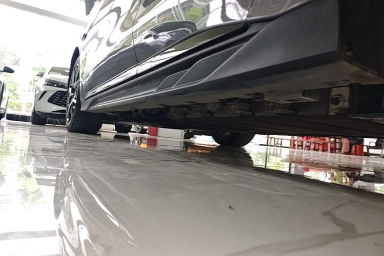 Used BYD Han 2025 DM-i Intelligent Driving Edition 125KM Prestige Model Left Side Sill
