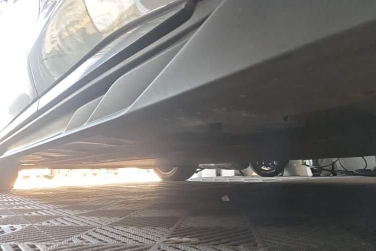 Used BYD Han 2025 EV with 701 km of Laser Radar-Enabled Intelligent Driving Left Side Sill