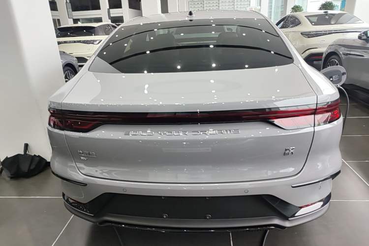 Used BYD Han 2025 EV with 701 km of Laser Radar-Enabled Intelligent Driving Rear