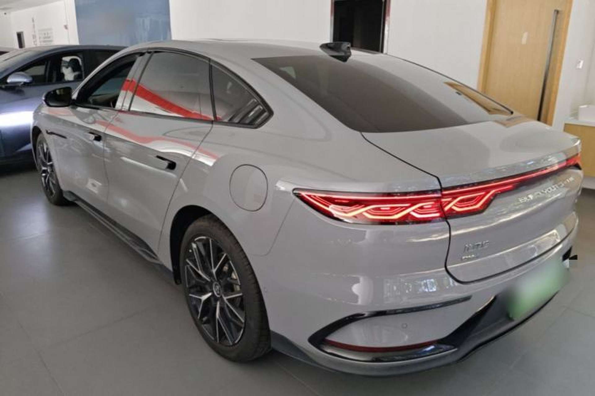 Used BYD Han 2025 DM-i Intelligent Driving Edition 125KM LiDAR Flagship Model Rear Left 45 Deg