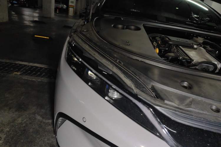 Used BYD Han 2025 DM-i 125KM Prestige Model Right Front Headlight