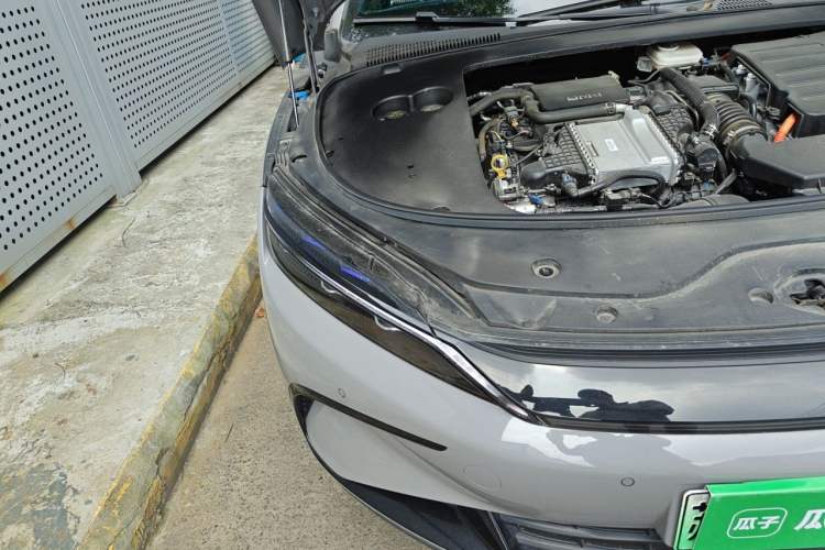 Used BYD Han 2025 DM-i 125KM Elite Model Right Front Headlight