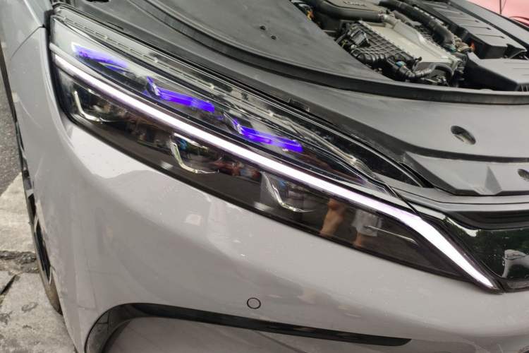 Used BYD Han 2025 DM-i Intelligent Driving Edition 125KM LiDAR Flagship Model Right Front Headlight