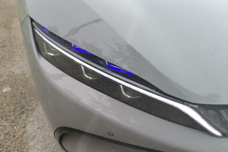 Used BYD Han 2025 DM-i 125KM Prestige Model Right Front Headlight