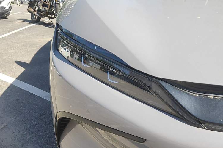 Used BYD Han 2025 DM-i 125KM Elite Model Right Front Headlight