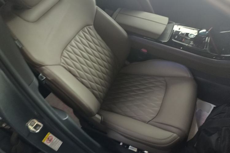 Used BYD Han 2025 DM-i 125KM Elite Model Right Front Seat