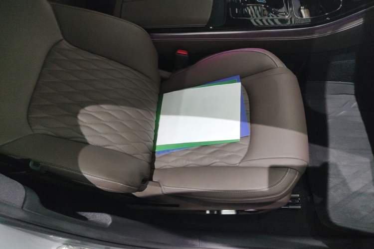 Used BYD Han 2025 DM-i 125KM Elite Model Right Front Seat