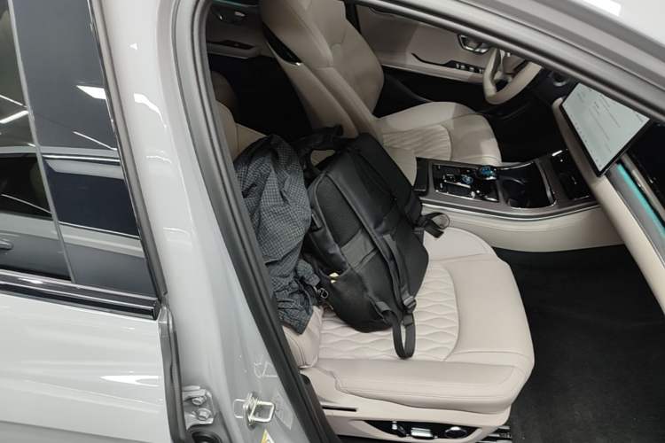 Used BYD Han 2025 DM-i Intelligent Driving Edition 125KM LiDAR Flagship Model Right Front Seat