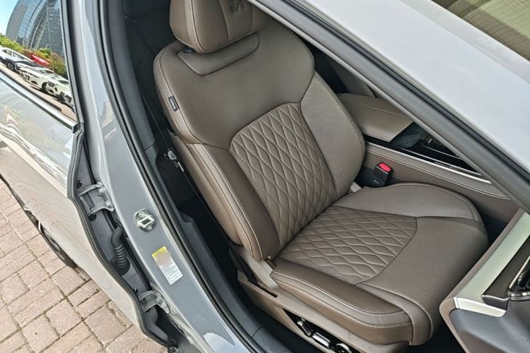 Used BYD Han 2025 DM-i Intelligent Driving Edition 125KM LiDAR Flagship Model Right Front Seat
