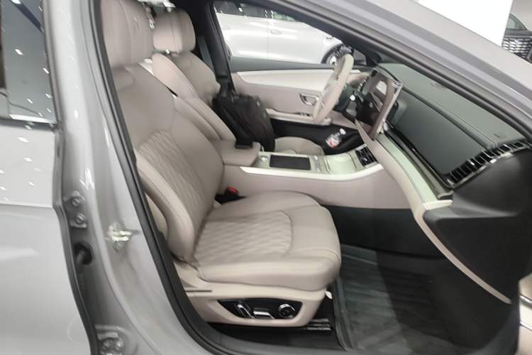 Used BYD Han 2025 Model EV Intelligent Driving Edition 635KM LiDAR Flagship Right Front Seat