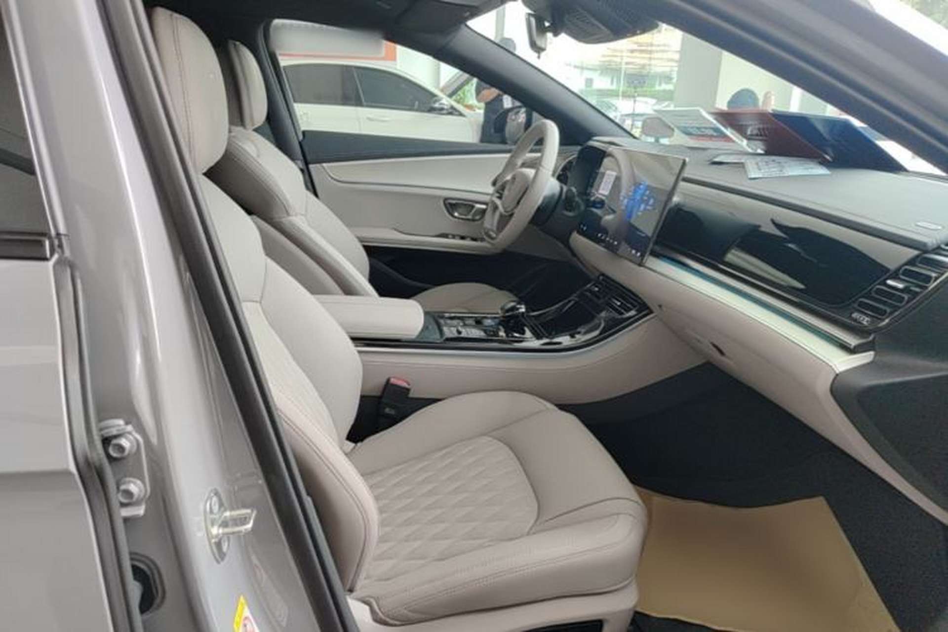 Used BYD Han 2025 DM-i 125KM Elite Model Right Front Seat