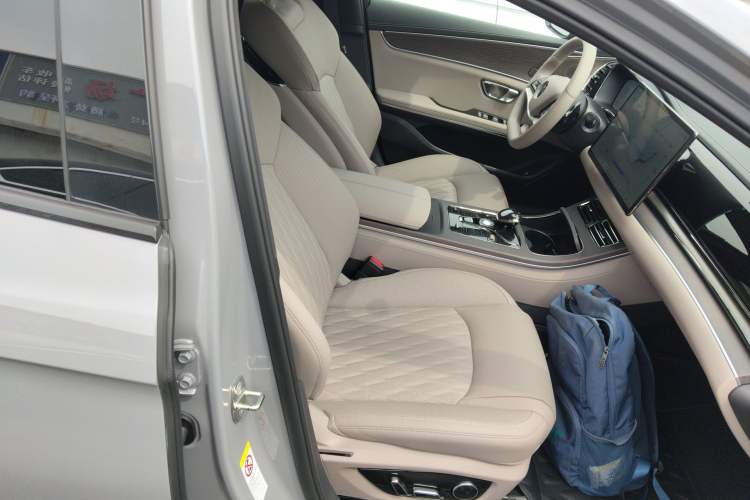 Used BYD Han 2025 DM-i Intelligent Driving Edition 125KM LiDAR Flagship Model Right Front Seat
