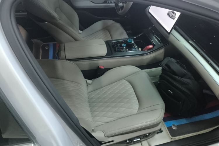 Used BYD Han 2025 DM-i 125KM Prestige Model Right Front Seat