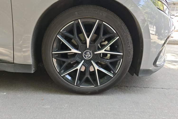 Used BYD Han 2025 DM-i 125KM Prestige Model Right Front Wheel Hub