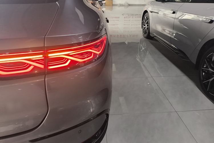 Used BYD Han 2025 DM-i 125KM Elite Model Right Rear Taillight