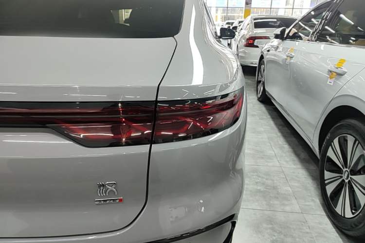 Used BYD Han 2025 DM-i Intelligent Driving Edition 125KM LiDAR Flagship Model Right Rear Taillight